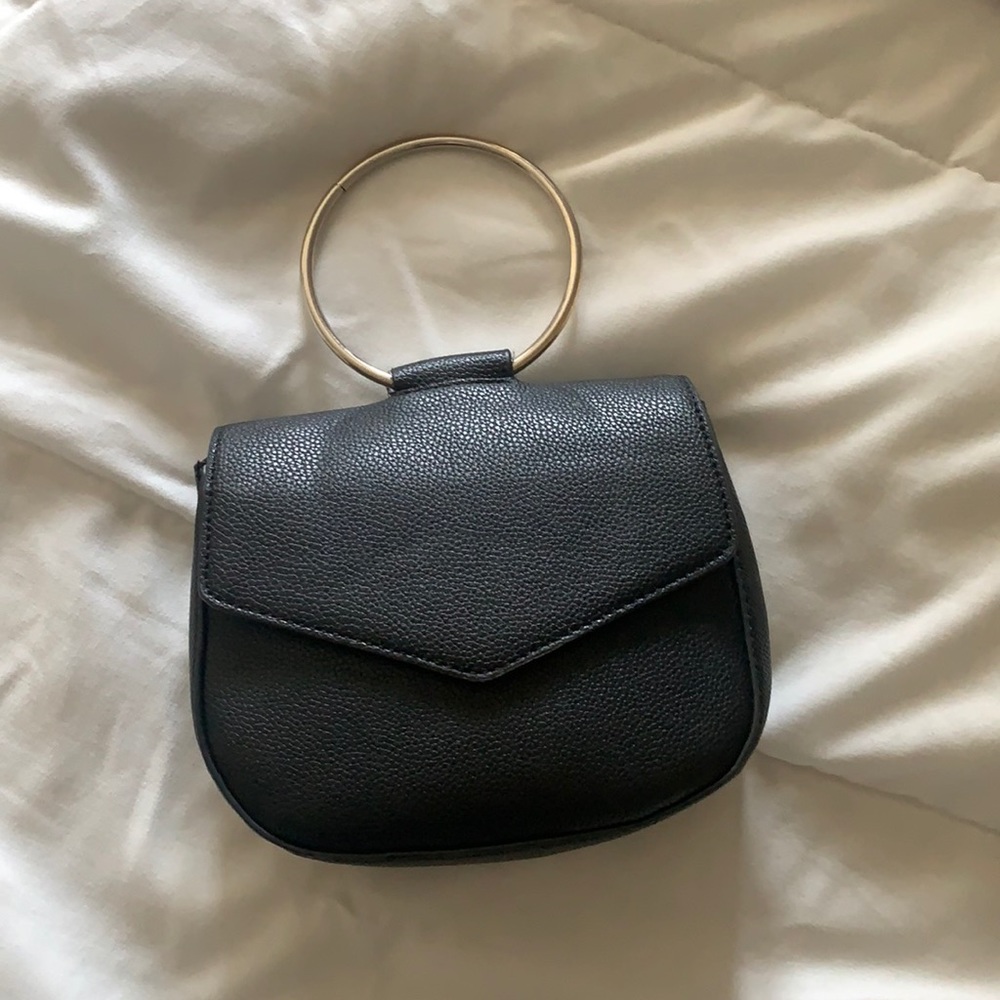 Black Side Bag w/ circle handle & strap